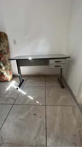 Mesa escritório cinza 121x62 cm
