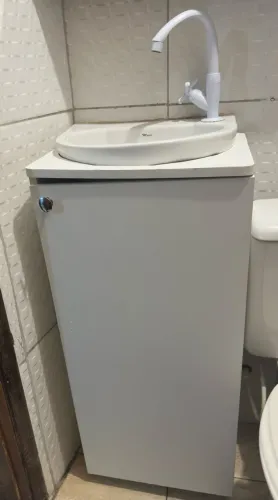 Armário para pia do banheiro