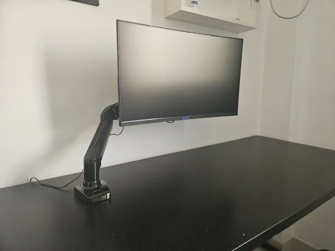 Monitor Gamer Valak Z180H + Suporte Articulado NB F80