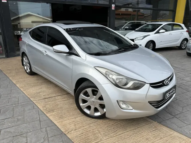Hyundai Elantra GLS 1.8 16V Aut. 2012