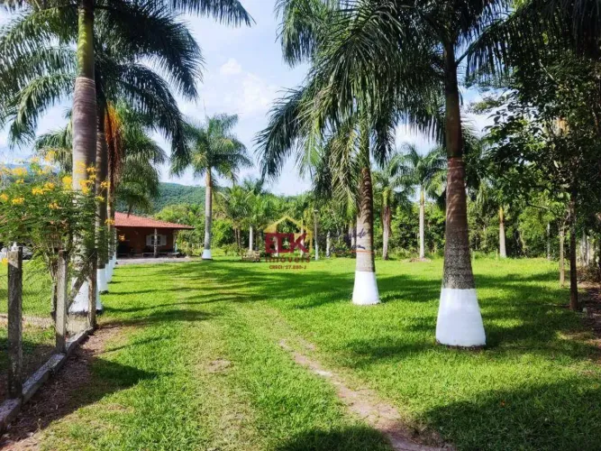 Lindo Sítio a venda em Pindamonhangaba