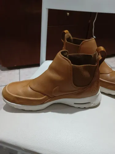 Linda bota Nike 