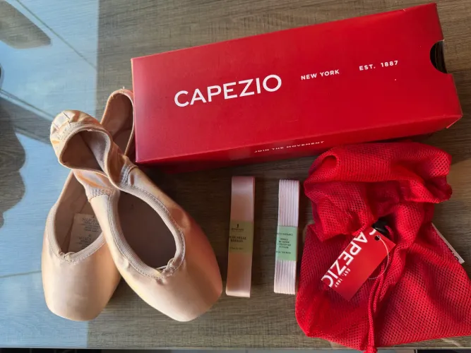 Sapatilha de ponta capezio developpé #5.5 9W + Fita de cetim + Elástico