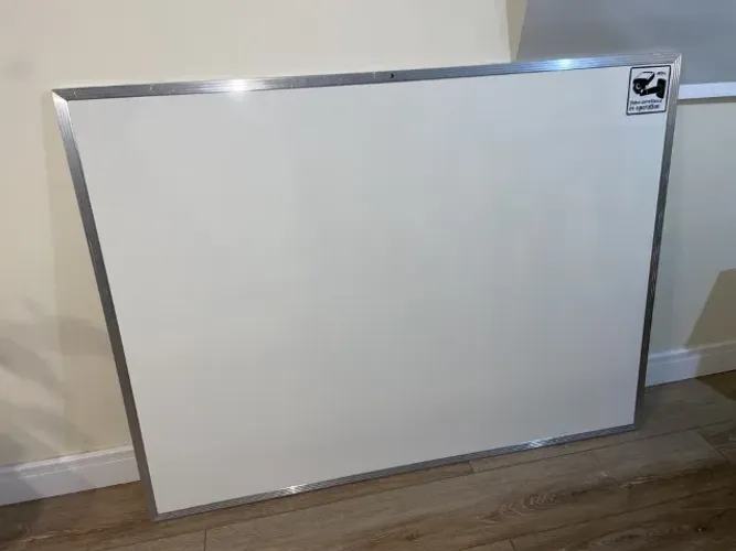 Quadro branco magnético 1,20m x 0,90m - estado de novo