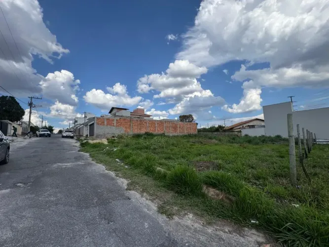 VENDA - LOTE - BAIRRO BOM JARDIM EM SETE LAGOAS