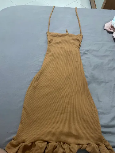 Vestido canelado levanta bumbum