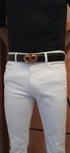 Cinto de luxo lindo perfeito, no pretinho novo.