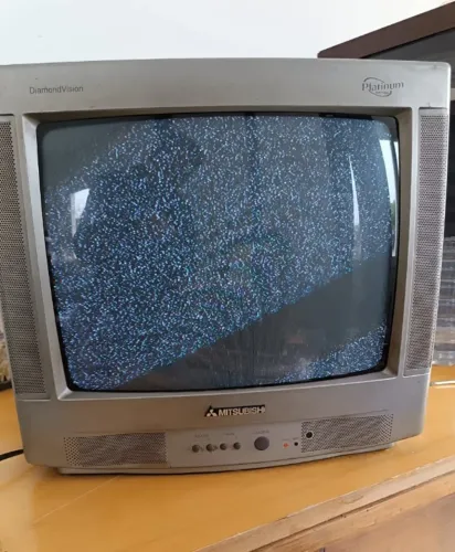 Tv Mitsubishi preto e branco Diamondvision 14 polegadas