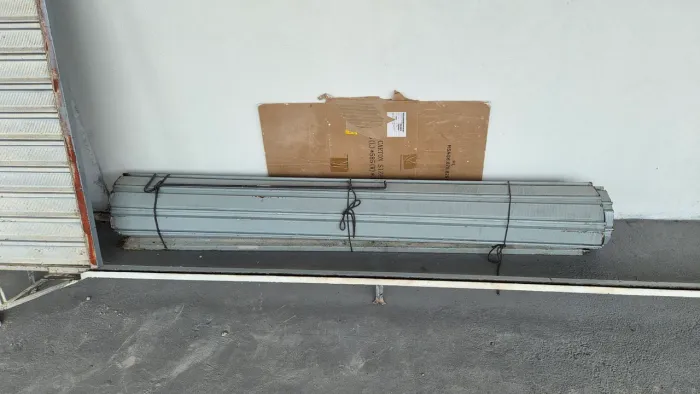 Porta de Aço de Enrolar Comercial 2,00m x 2,60m - Completa