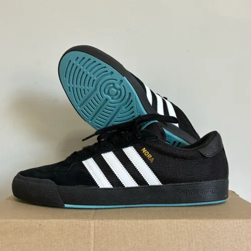 Tênis adidas nora (NOVO) 41/42