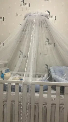 Berço com cortinado 