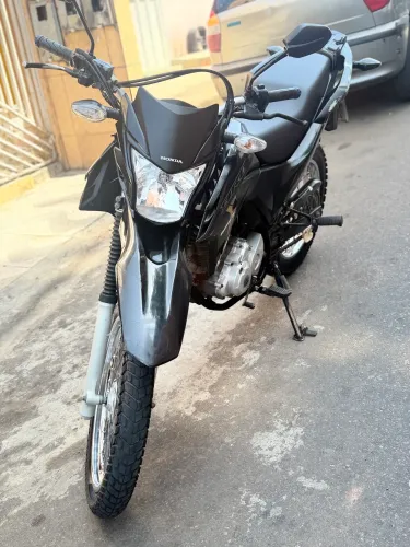 Honda Bros 160 à venda - Bem conservada