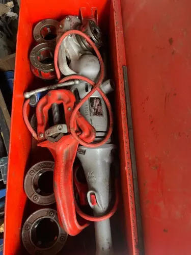 Rosqueadeira Elétrica RIDGID 700 BSPT 1/2? a 2? - Completa