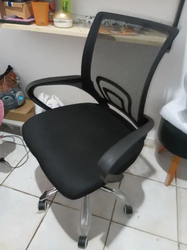 Cadeira de escritório nova