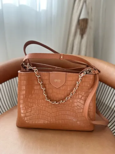 Bolsa Arezzo couro caramelo