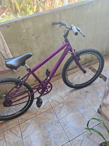 Bicicleta com freios, DESCRIÇÃO.