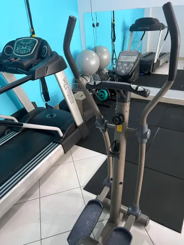 Elíptico Moviment Semiprofissional E3