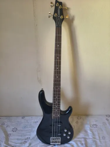 contrabaixo elétrico de 4 cordas da marca Condor  Soundgear / Modern Bass