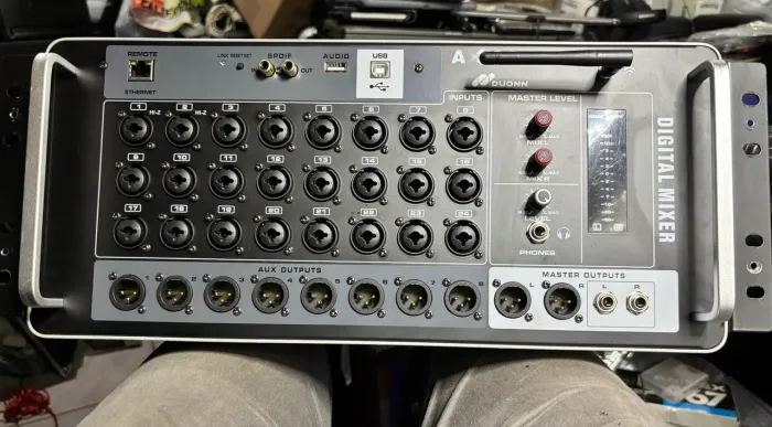 Mesa de som digital axios 24 igual ui24 xr18 x32
