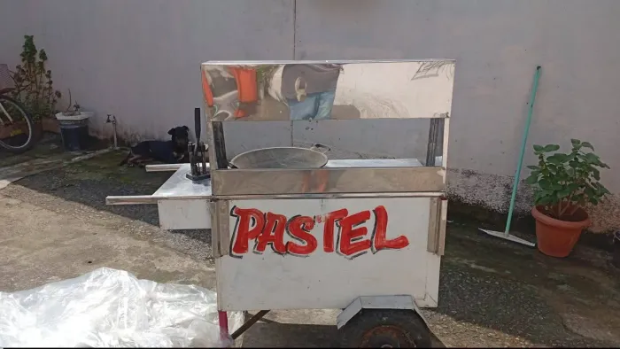 Vende-se carrinho de pastel