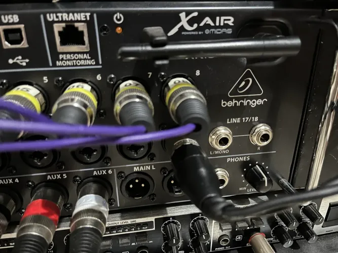 Mesa Digital Behringer X Air Xr18 Canais 127/220v