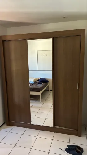 ARMÁRIO 3 PORTAS