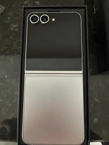 Samsung Galaxy Z Flip 6