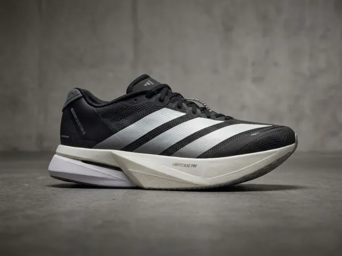 Adidas Adizero Boston 13M N°44 - NOVO na caixa Nunca Usado - LIQUIDO!