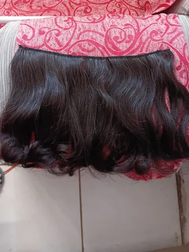 Vende-se uma tela de cabelo brasileiro 30 de largura e 30 de comprimento