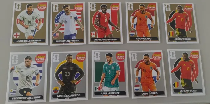 Figurinhas legends 2026 prata e ouro