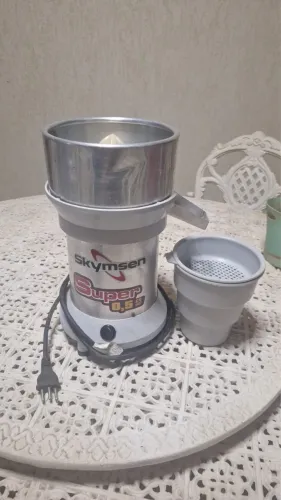 EXTRATOR/ESPREMEDOR DE SUCO PROFISSIONAL