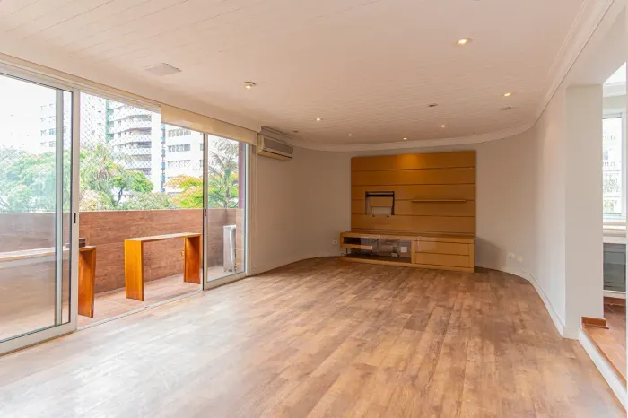 Imóvel para venda tem 198 metros quadrados com 4 quartos em Itaim Bibi - São Paulo - SP
