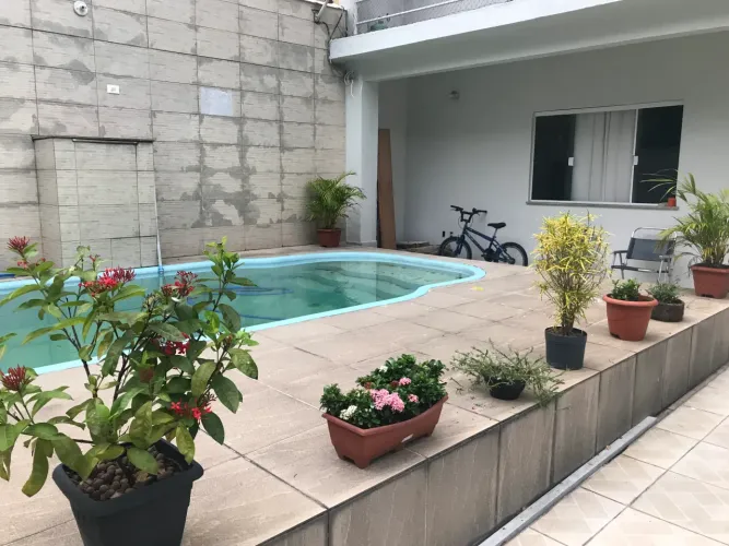 Vendo Casa com 3 quartos em Santa Eugênia com piscina e reformada são duas casas