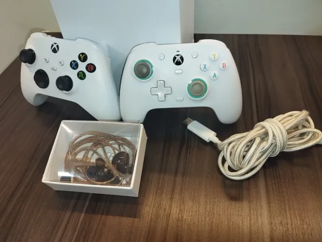 Xbox Series X 1Tb + 2 controles+ Fone KZ EDX PRO