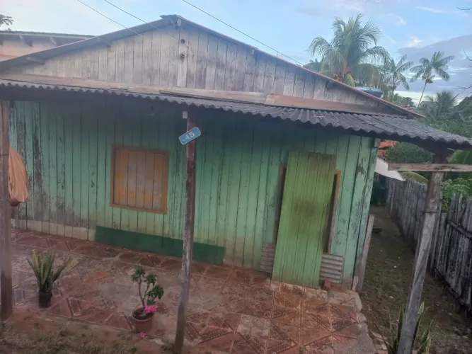 CASA A VENDA - BAIRRO WANDERLEY DANTAS 
