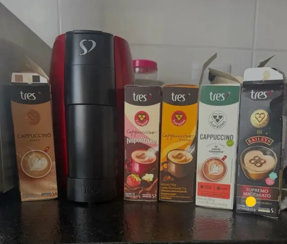 Máquina de café 3 corações com 45 cápsulas