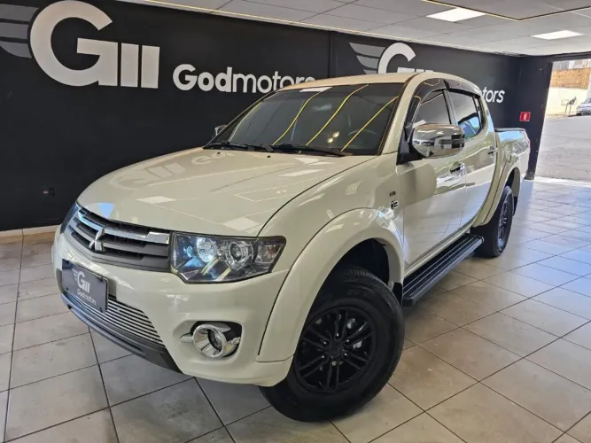 Mitsubishi L200 Triton HPE 3.5 CD V6 24V Flex Aut. 2015