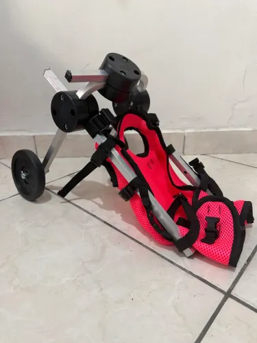 Cadeira 2 Rodas para Cachorro Gato Tam PP Regulável