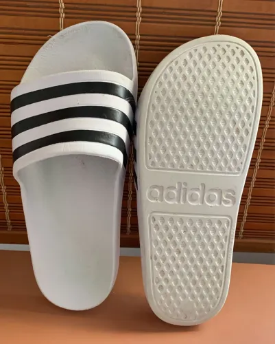 Chinelo Adidas
