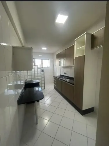 Edifício Porto Alegre para aluguel tem 92 metros quadrados com 3 quartos em Marco - Belém 