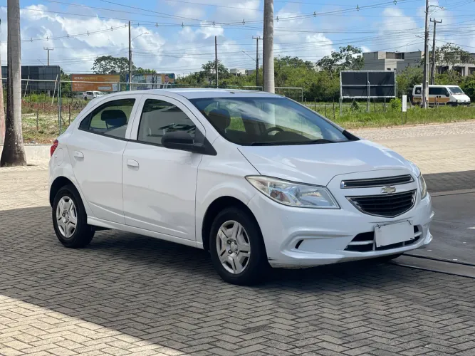 Chevrolet Onix Hatch LT 1.0 8V Flex Power Mec. 4P 2015
