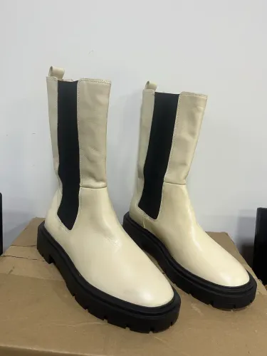 Bota Arezzo