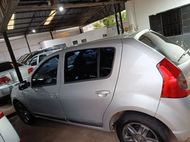 Renault Sandero Expression Hi-flex 1.6 8V 5P 2010