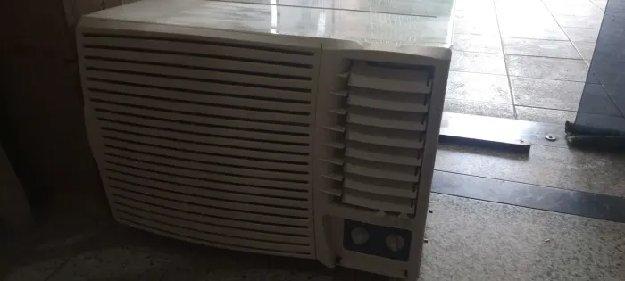Vendo Ar Condicionado Springer 12000Btus , janela , semi novo , 220volts , classificação B
