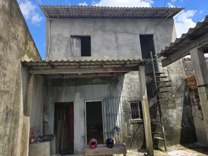Casa 2/4 frente usina da Paz icui