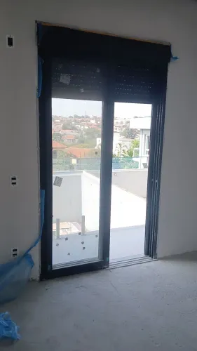 Manutenções em portas janelas esquadrias em alumínio