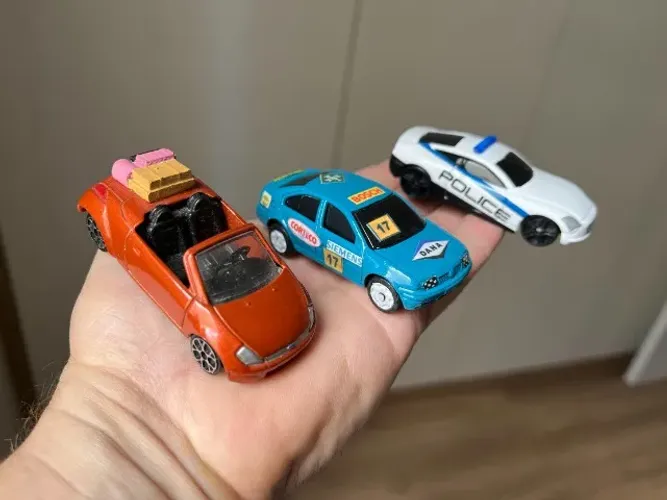carros Ford Ka Volkswagen Jetta e carro de polícia escala 1/64 de metal