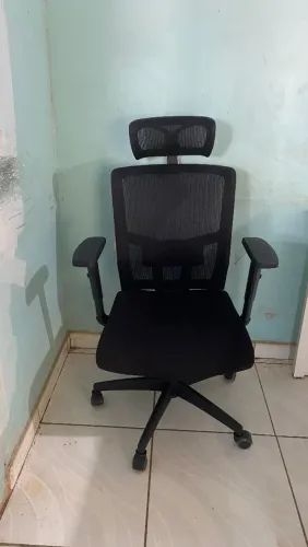 Vendo mesa e cadeira em perfeito estado