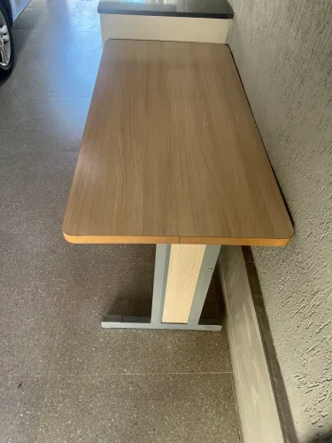 Mesa de escritório simples sem gaveta 1,20 m.