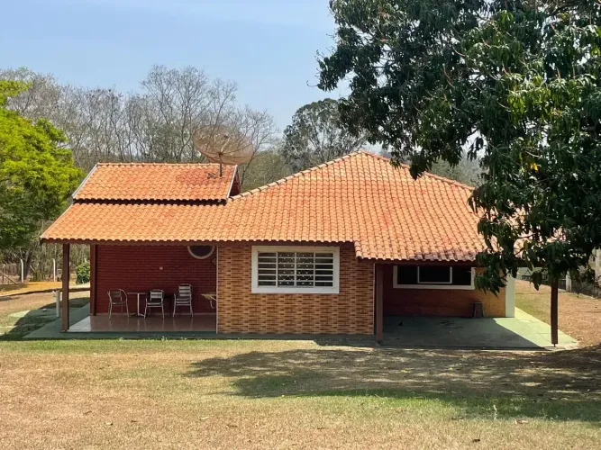 Chácara Floresta Escura - 3 dormitórios São Pedro - SP